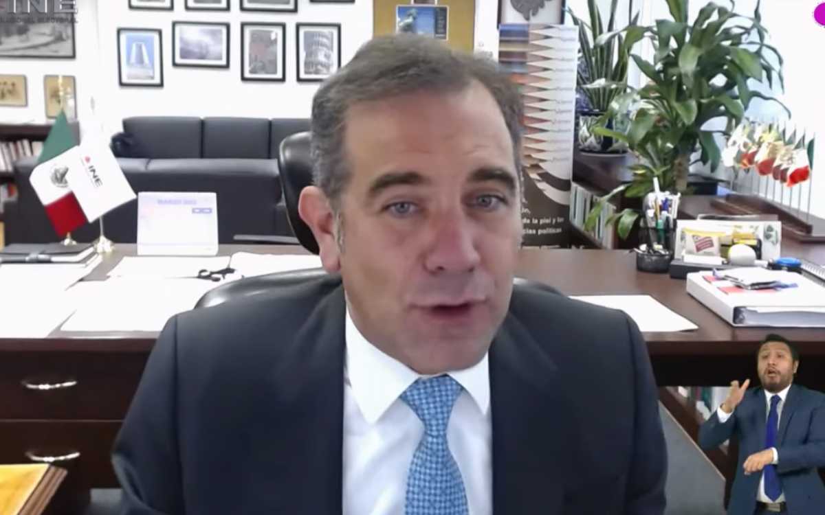 INE frena difusión en radio y tv de la revocación; Córdova dice que prohibición es ‘absurda’