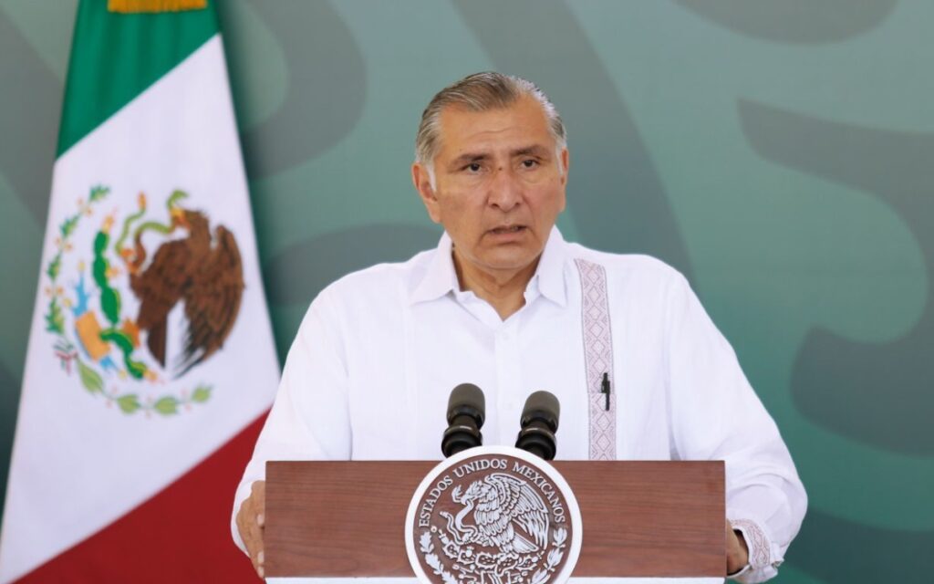 INE impone medidas cautelares a titular de Segob por promover la revocación