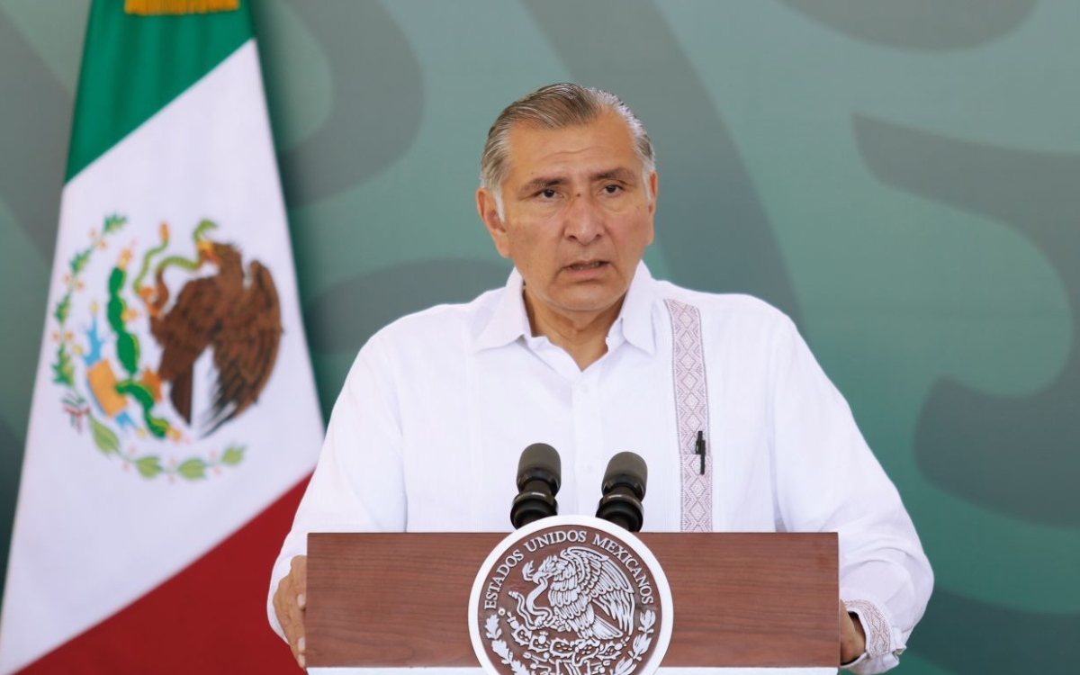 INE impone medidas cautelares a titular de Segob por promover la revocación