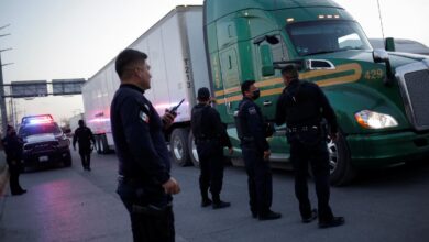 "Innecesarias" inspecciones fronterizas a camiones en Texas suben los precios: Casa Blanca