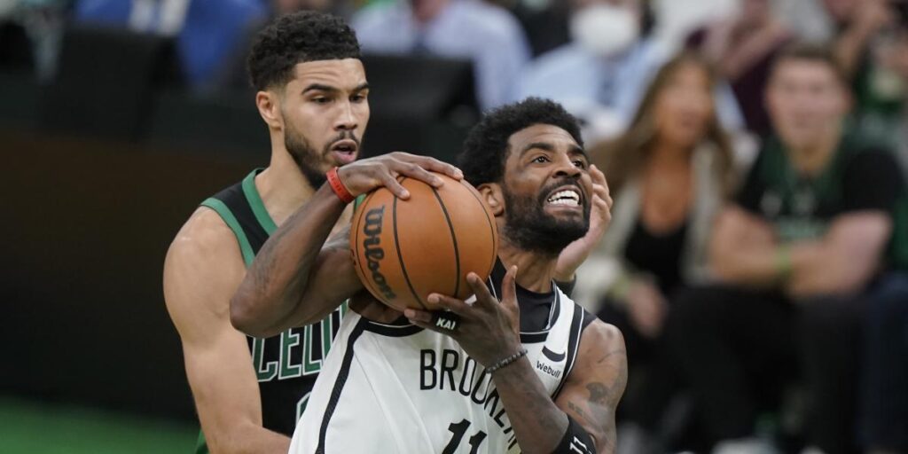 Irving, multado con 50.000 dólares por sus peinetas e insultos a la afición de Boston
