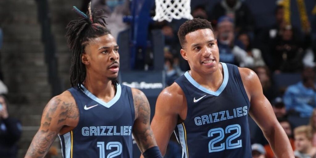 Ja Morant gana el premio al jugador más mejorado... ¡Y se lo regala a Bane!