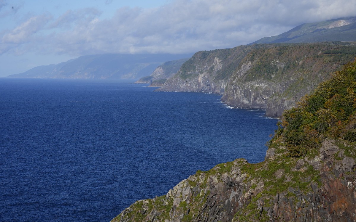 Japón intensifica búsqueda de un barco turístico desaparecido con 26 personas a bordo