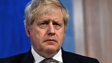 Johnson no infringió las restricciones Covid "con malicia", asegura ministro británico