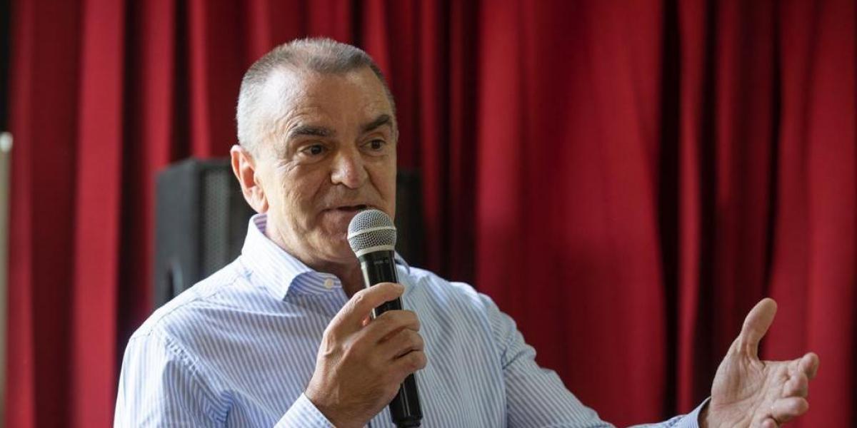 José Manuel Franco visita una Escuela de la Fundación Real Madrid en Santo Domingo