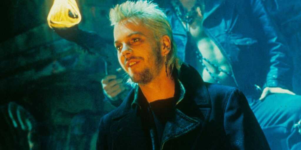 Kiefer Sutherland se arrepiente de su peinado de Lost Boys