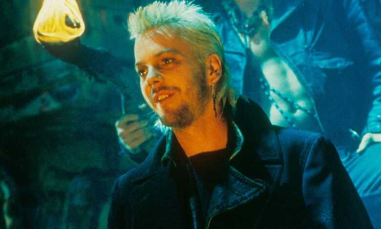Kiefer Sutherland se arrepiente de su peinado de Lost Boys