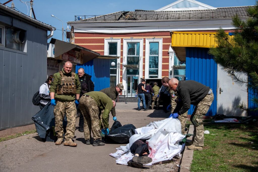 La UE prepara ya las medidas para cortar el petróleo ruso