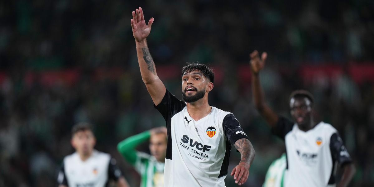 La derrota en la Copa 'libera' al Valencia de tener que comprar a Alderete