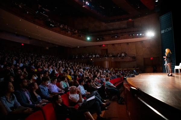 La gente arregla las cosas.  La tecnología no arregla las cosas.