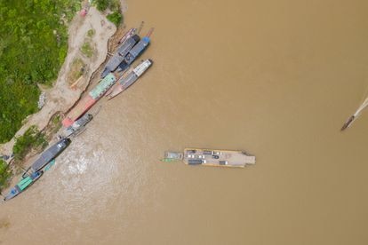 Puerto sobre el Río Putumayo en el municipio de Puerto Asís.