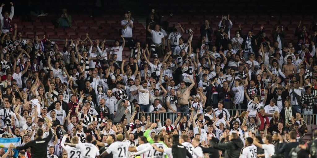 La prensa alemana se rinde al "histórico" triunfo del Eintracht en el Camp Nou