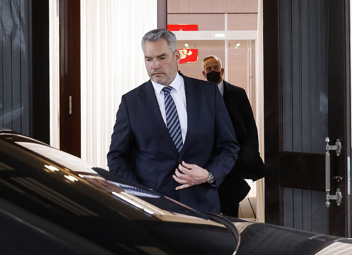 La primera visita de un dirigente europeo a Putin durante la guerra concluye con el temor a una gran ofensiva en el este de Ucrania