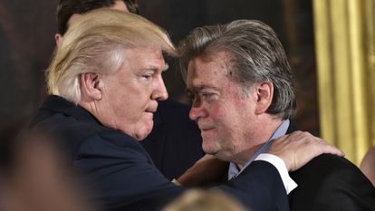 Donald Trump con Steve Bannon.