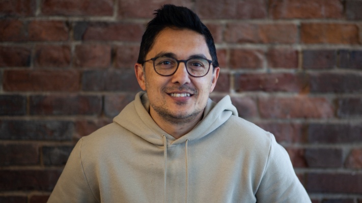 La tela de la empresa de comercio sin cabeza cose un hito de unicornio después de una nueva ronda