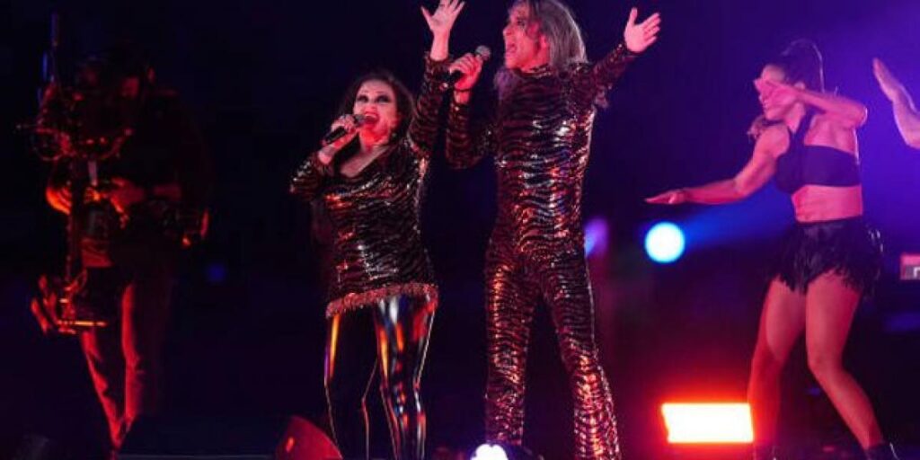 Las redes cargan contra Rubiales tras la actuación de Mario Vaquerizo y Alaska