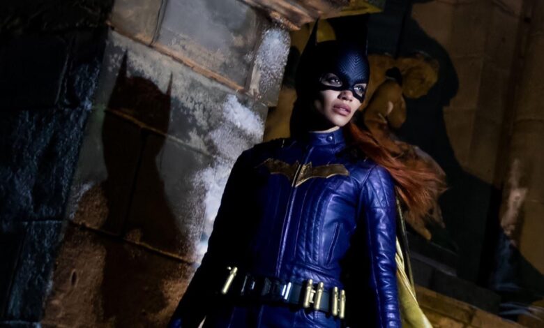 Leslie Grace comparte cómo se sintió vistiendo el traje de Batgirl por primera vez