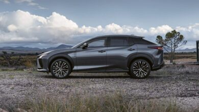 Lexus lanza su primer vehículo eléctrico mundial a batería, el RZ