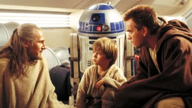 Liam Neeson recuerda a su hijo abrazando a R2-D2 durante The Phantom Menace