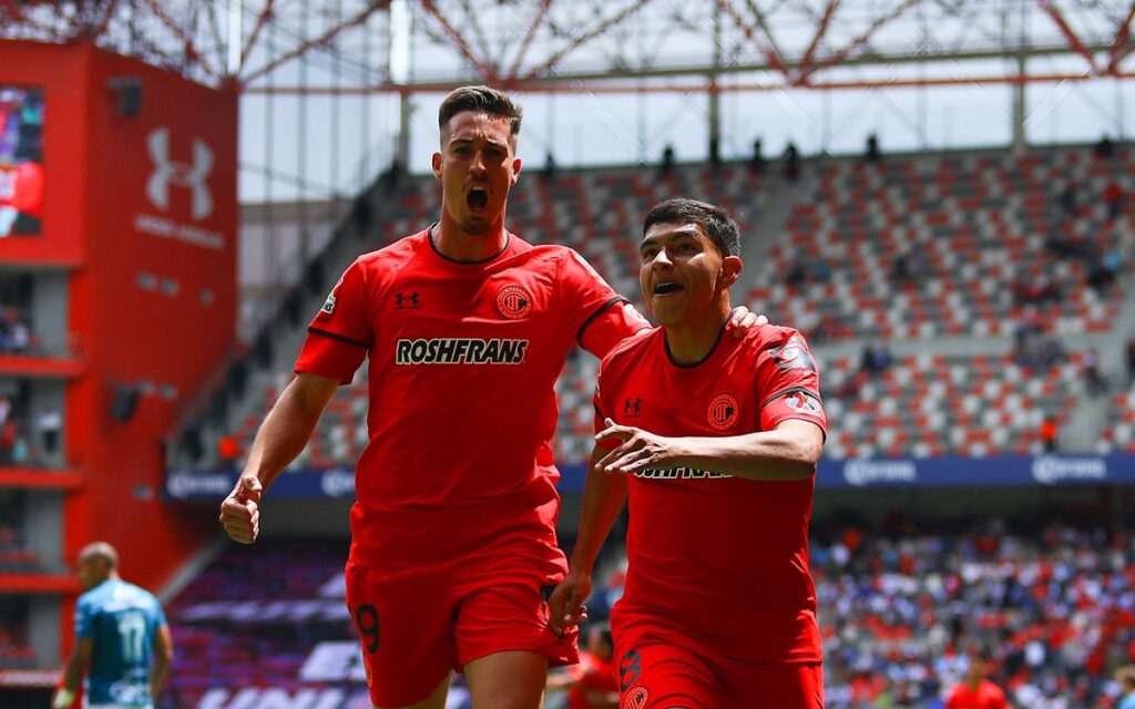 Liga MX: Le pegan dos diablazos a poblanos en el Nemesio Díez | Video