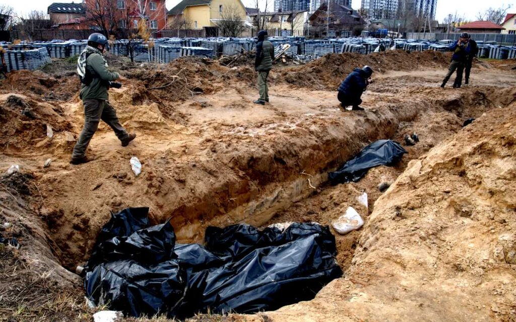 Lo que sucedió en Bucha lo justifica: Putin es 'criminal de guerra', dice Biden