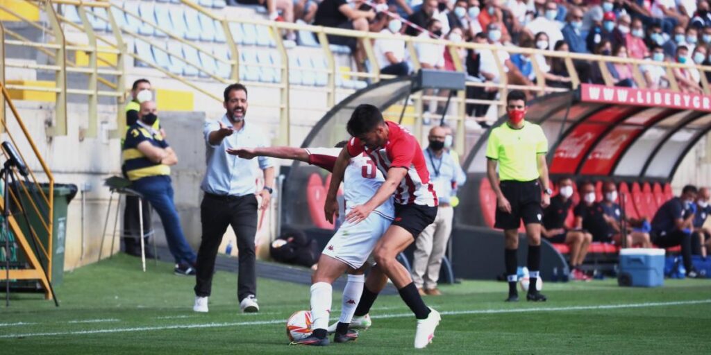 Los cachorros sufren su primera derrota