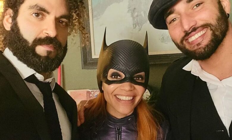 Los directores de Batgirl celebran el final de la filmación con la foto del set de Leslie Grace