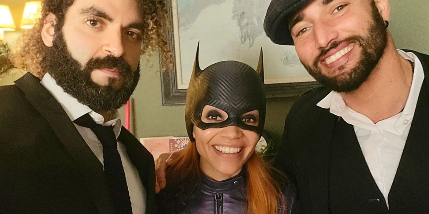Los directores de Batgirl celebran el final de la filmación con la foto del set de Leslie Grace
