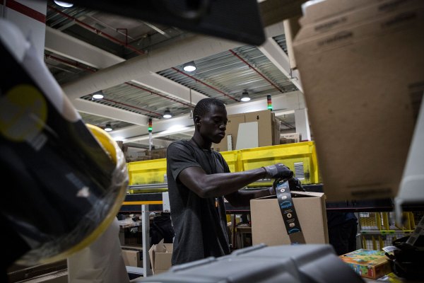 Los grandes minoristas vieron un aumento del 64% en las ventas el lunes, gracias a Amazon Prime Day