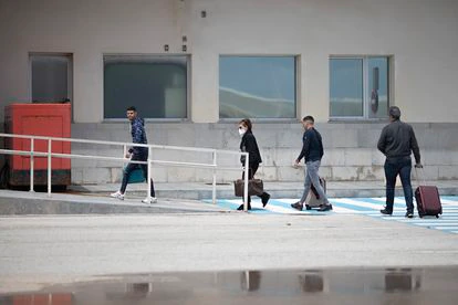 Llegada al puerto de Tarifa del primer ferri procedente de Tánger tras el restablecimiento del tránsito de viajeros.