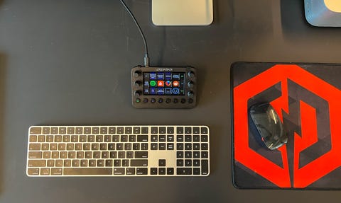 vista aérea del escritorio usando loupedeck