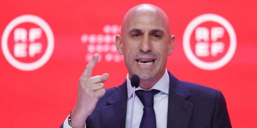 Luis Rubiales puede convocar de urgencia a la Asamblea para modificar su sueldo