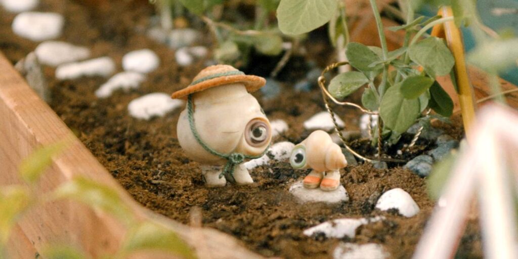 Marcel The Shell con zapatos en el tráiler se burla del adorable documental falso A24