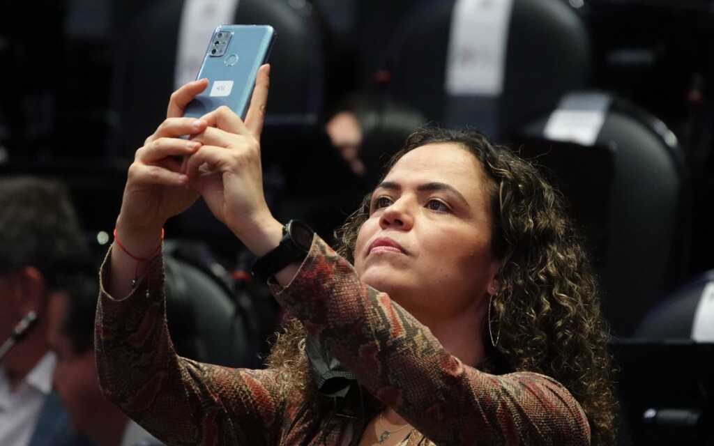 Mariana Gómez del Campo denunciará a AMLO por "incitación al odio"