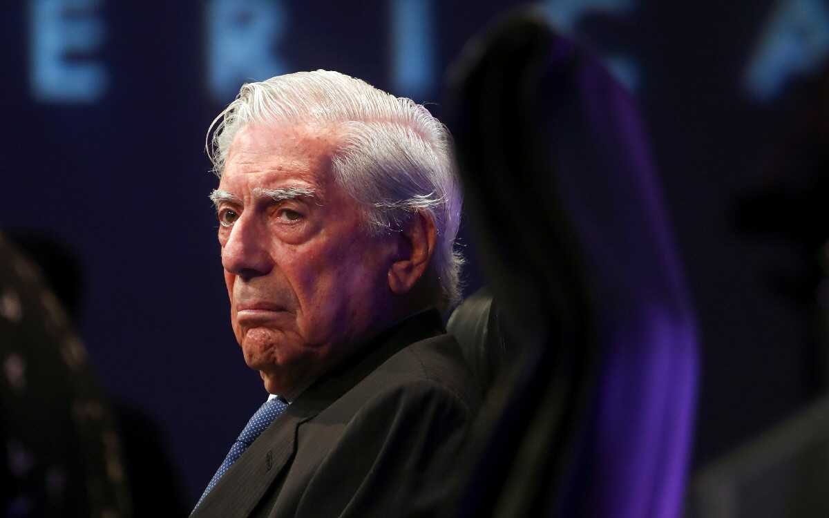 Mario Vargas Llosa da positivo a Covid-19