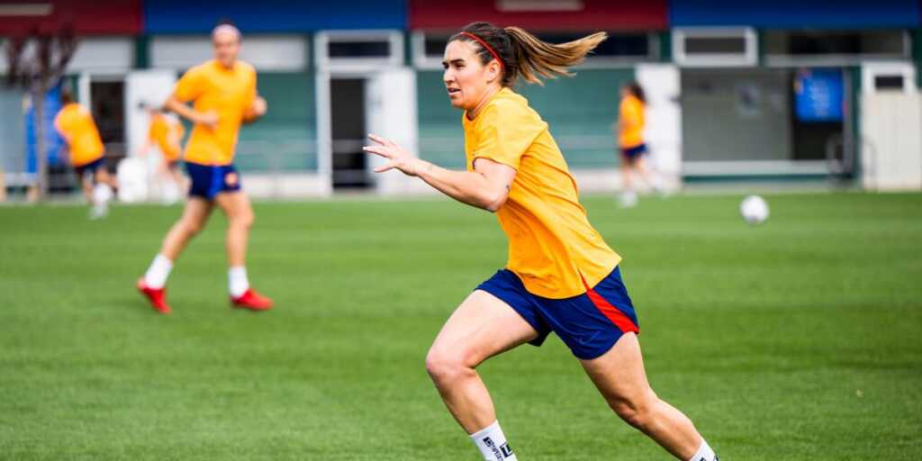 Mariona, Oshoala y Pina, con el grupo a cuatro días del Barça-Wolfsburgo