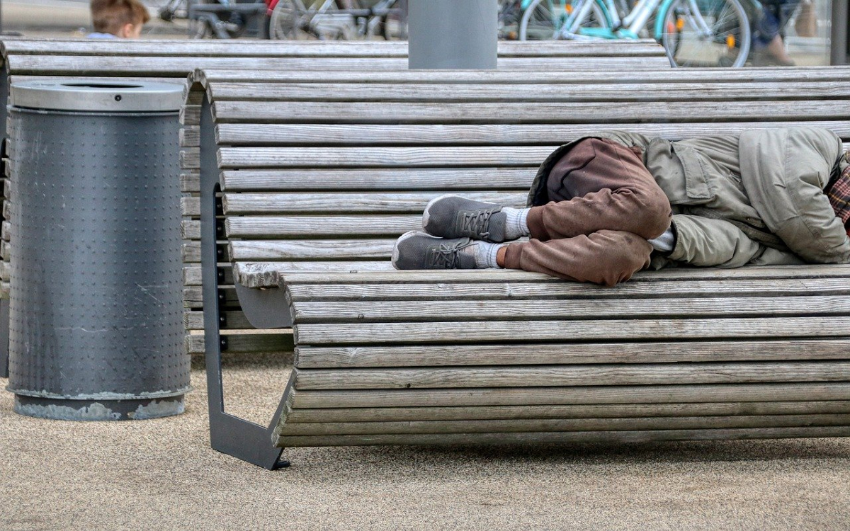 Más pobres que ricos murieron en EU por Covid-19: estudio