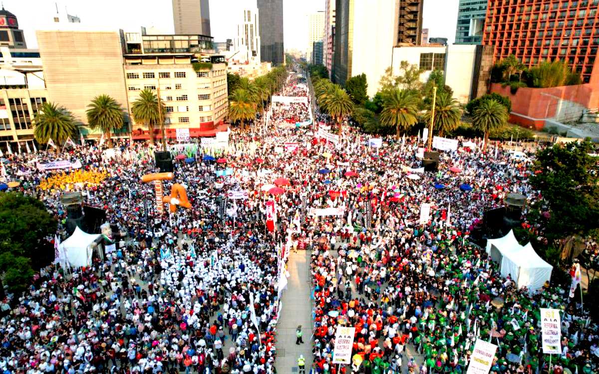 Mitin en Monumento a la Revolución reunió a 80 mil personas, dicen Sheinbaum y Batres