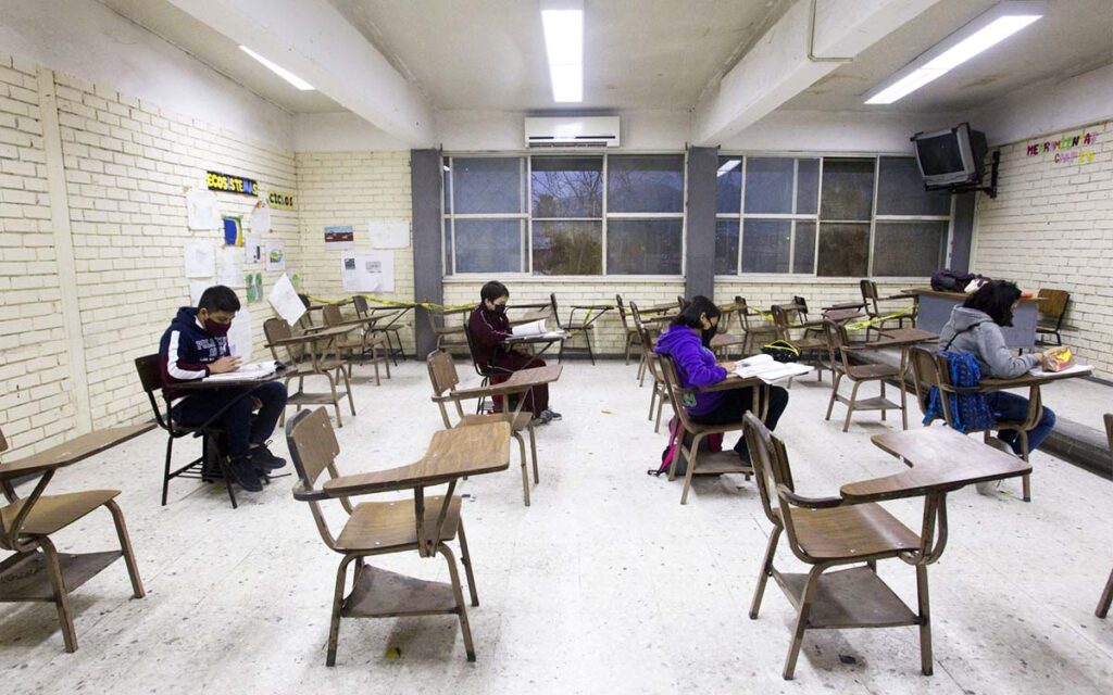 Modelo educativo y libros de texto fomentan 'modelo neoliberal': Arriaga