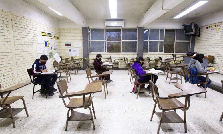 Modelo educativo y libros de texto fomentan 'modelo neoliberal': Arriaga