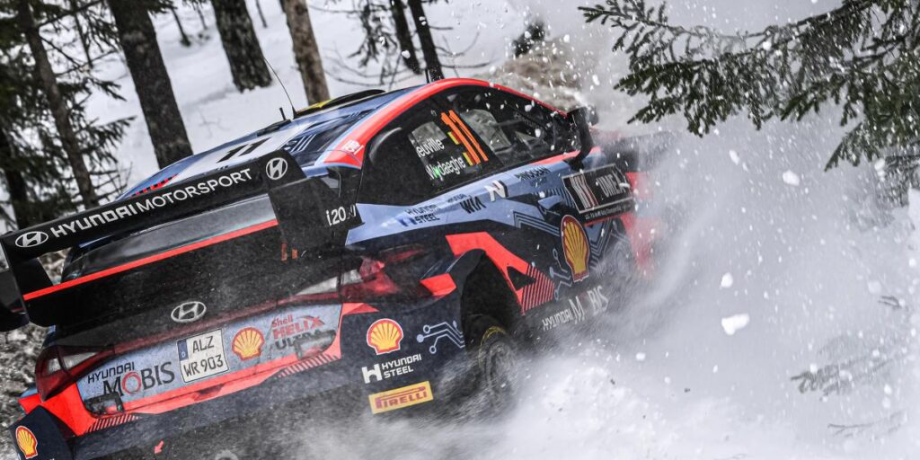 Neuville se pone al frente del Rally de Suecia