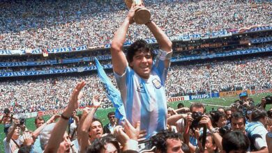 Niegan familiares de Maradona que playera subastada sea la que usó Diego en la "Mano de Dios"