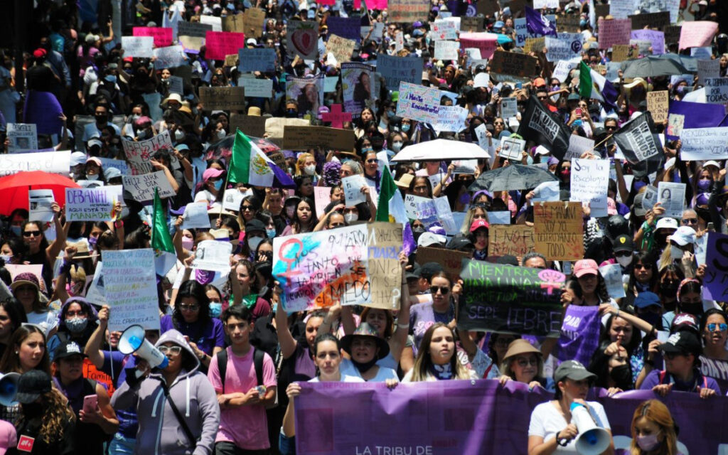 "No fue accidente, nos están matando": marcha en CDMX para exigir justicia para Debanhi