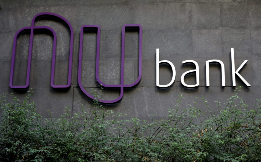 Nubank, de la mano de Warren Buffett, obtiene crédito para expandirse en México y Colombia