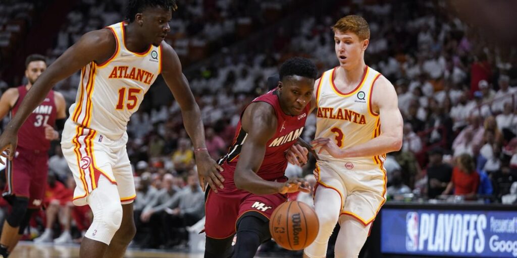 Oladipo suple a Butler y envía a Miami a segunda ronda