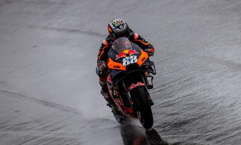 Oliveira lidera los terceros libres en Portimao tras la caída de Márquez