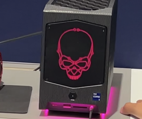 Captura de pantalla de video Intel Nuc PAX 2022 conductor de la entrevista del controlador del objetivo