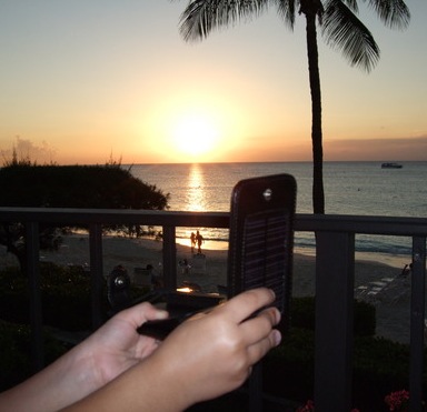 Patente de Apple describe cargador de portátil y iPhone con energía solar