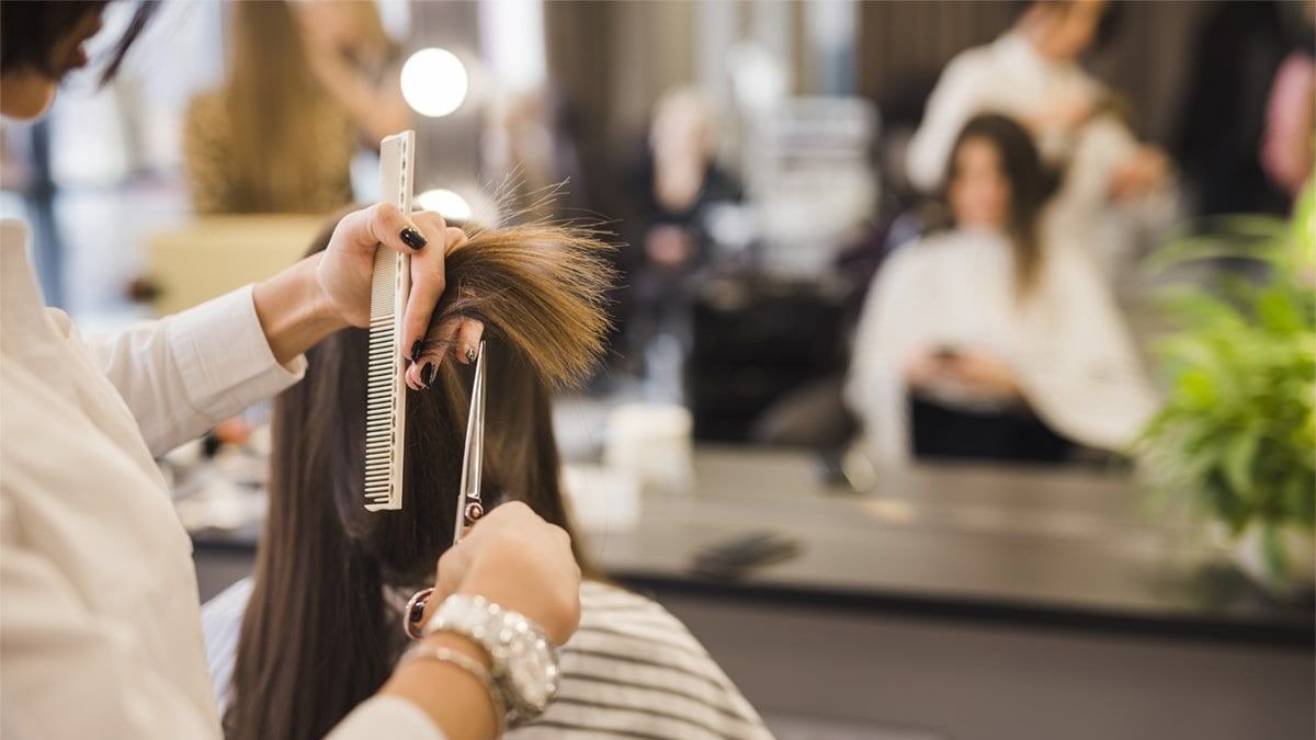 Peluquerías y tintorerías abiertas durante el estado de alarma: ¿por qué?