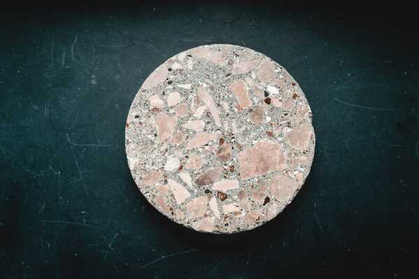 Perceptron: AI mezcla concreto, diseña moléculas y piensa con láseres espaciales